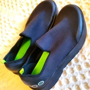 Women's Oofos oomg eezee black shoes sneakers